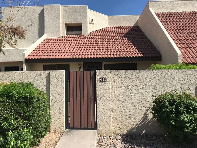 Foto del edificio - 2 bed + Bonus Room/Loft and 2 car garage