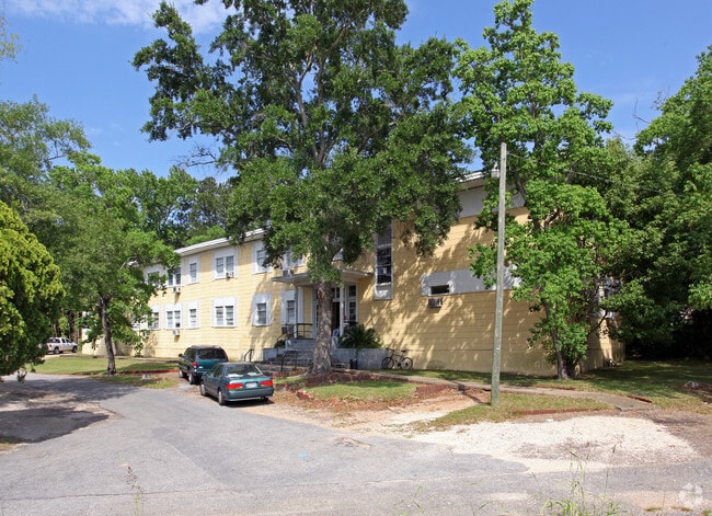 Building Photo - Pine Cove Apartments