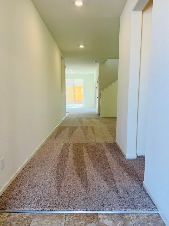 Foto del edificio - 1758 Townsend Ave