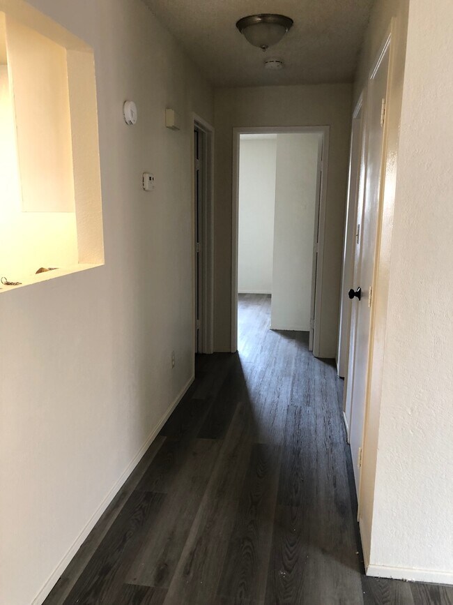 Foto del edificio - 2 WEEKS FREE RENT - Spacious duplex