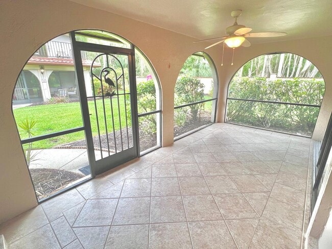 Building Photo - 27911 Hacienda E Blvd