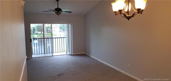 Building Photo - 3031 SE Aster Ln