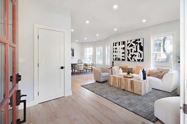 Building Photo - 315 Pearl St