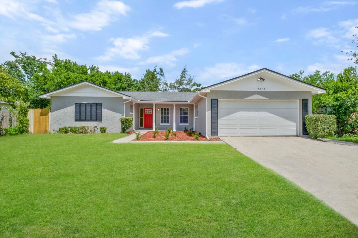 Foto principal - 6273 Checkmate Ln