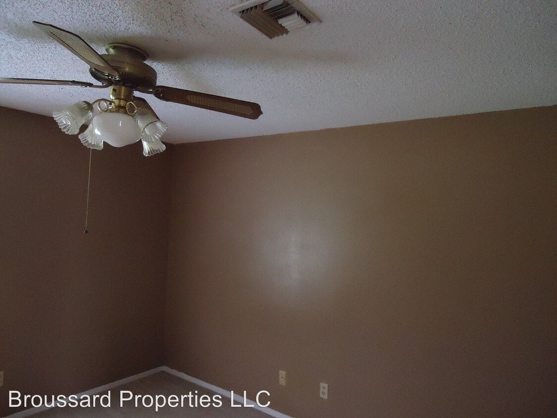 Foto del edificio - 401 Knollwood Dr