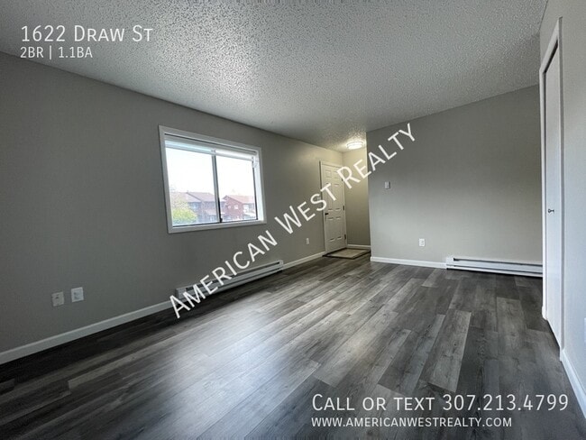 Building Photo - 1622 Draw St
