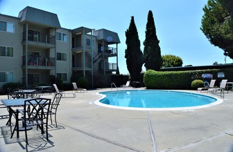 Peppertree Apartments photo'