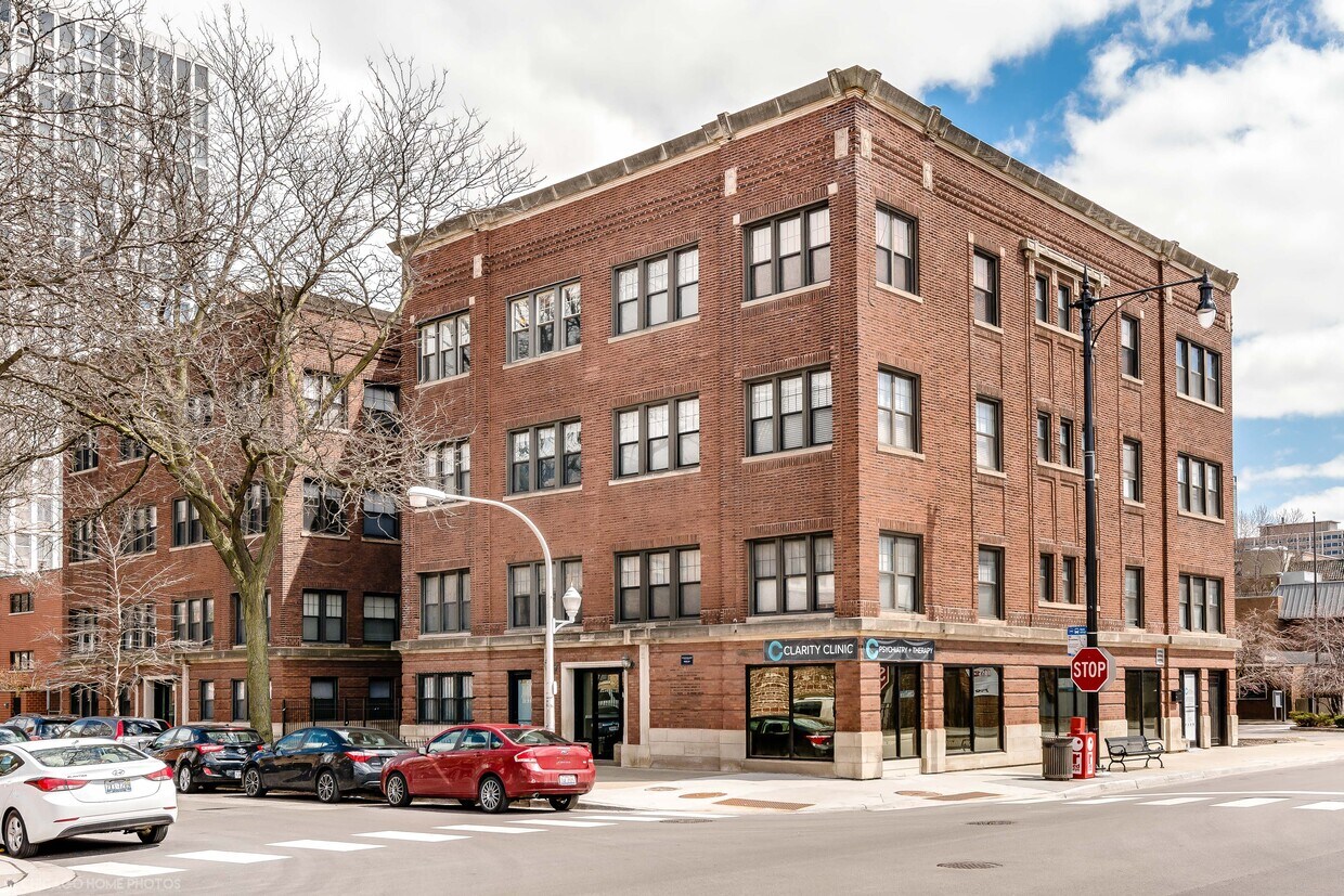 741 W Waveland Ave, Chicago, IL 60613 Condo for Rent in Chicago, IL