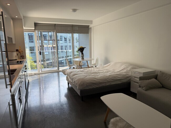 Photo du bâtiment - 256 E 2nd Ave