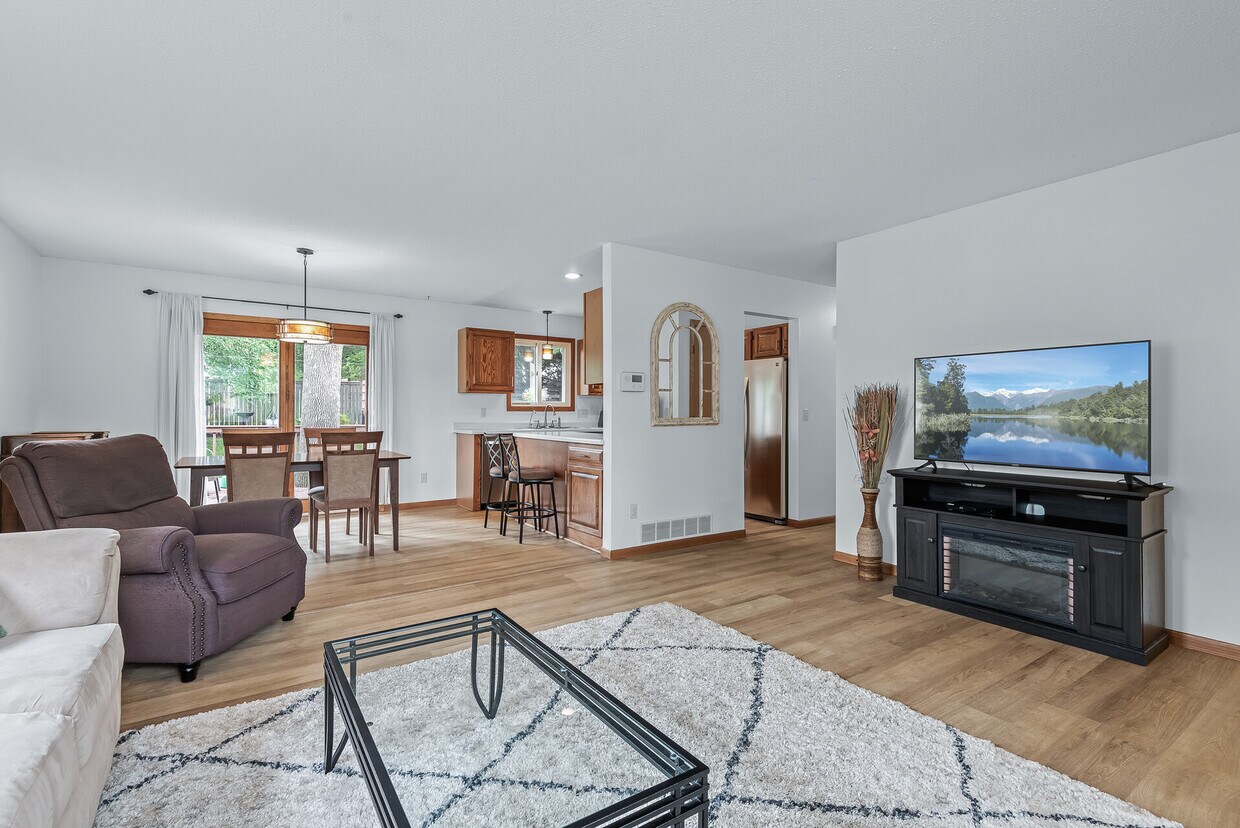 Foto principal - 1026 Ivy Ave E