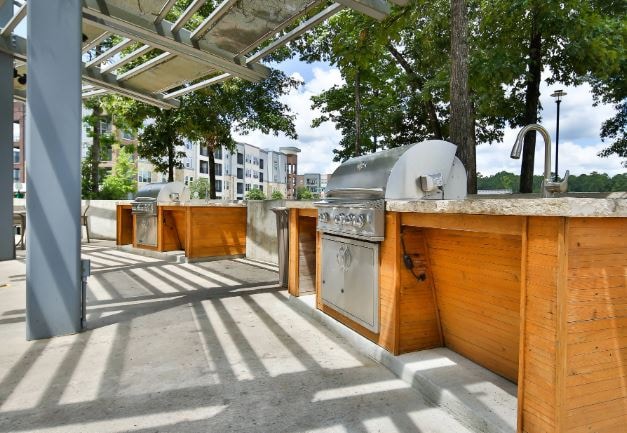 Foto del edificio - 300 Enclave Dr