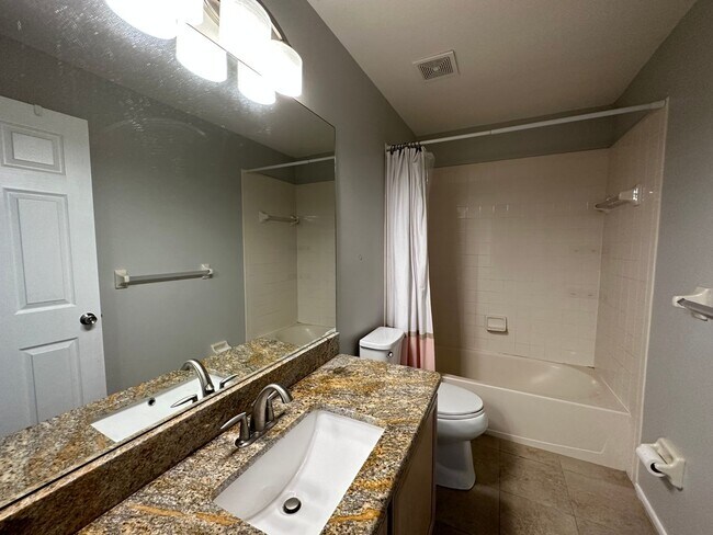 Foto del edificio - 413 Kensington Lake Cir