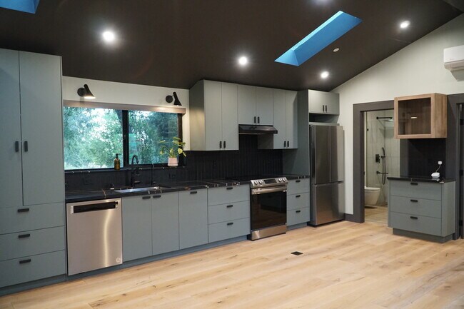 Foto del edificio - 25980 Todd Ln