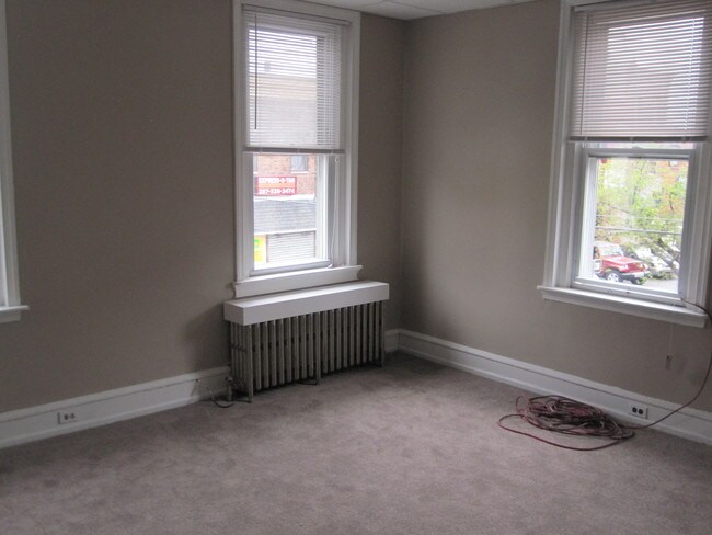 Building Photo - 1627 Wolf St