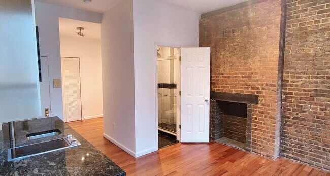 Building Photo - 157 Rivington St