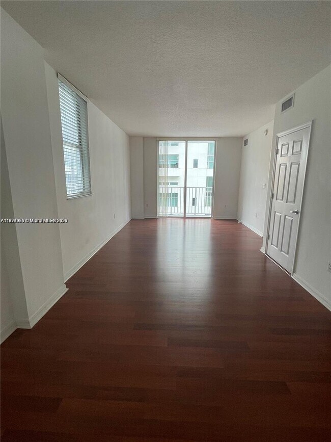 Foto del edificio - 115 SW 11th St