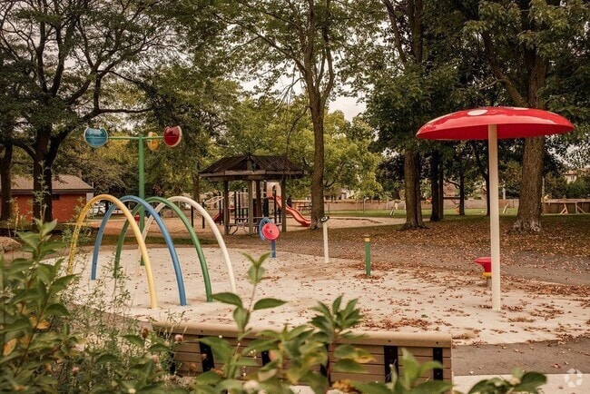 Building Photo - Avalon Park