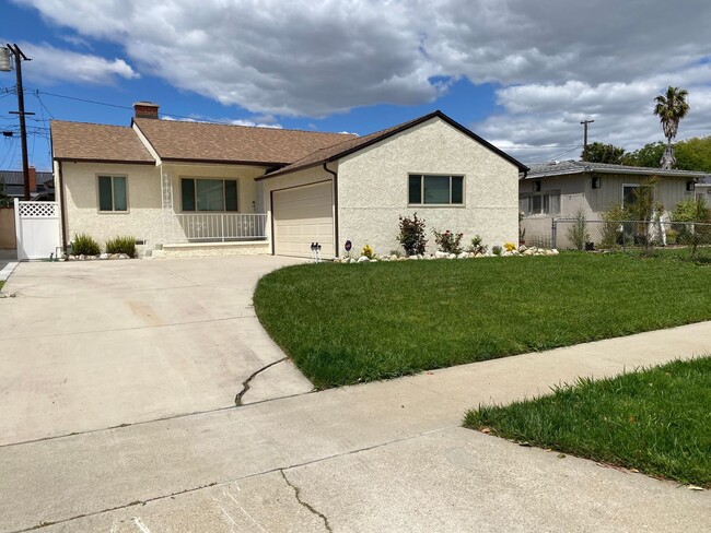 Foto del edificio - Completely Remodeled Gardena House For Ren...