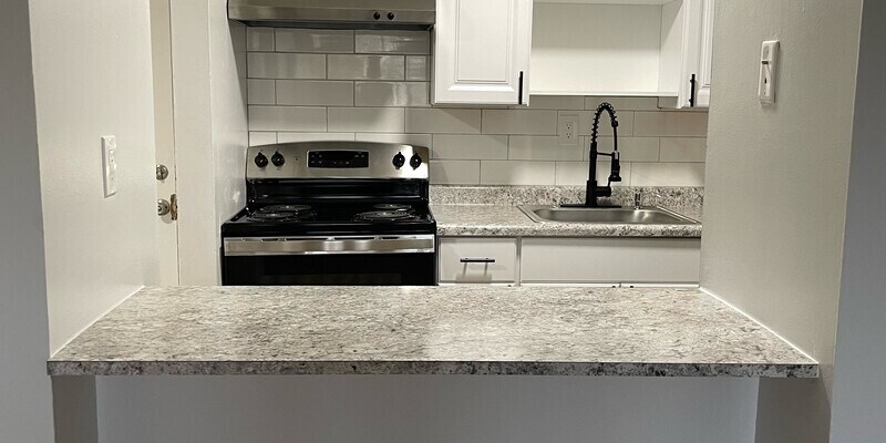 Foto principal - Main Street Milford Apartments LLC