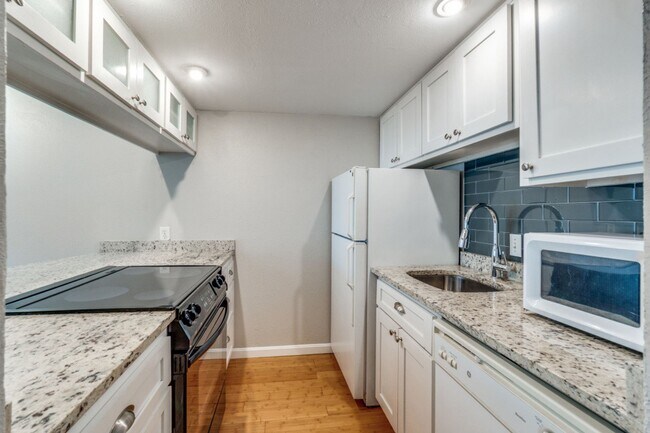 Foto del edificio - Modern One Bedroom Apartment in North Oak ...