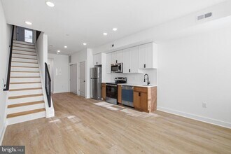 Building Photo - 2126 N Percy St