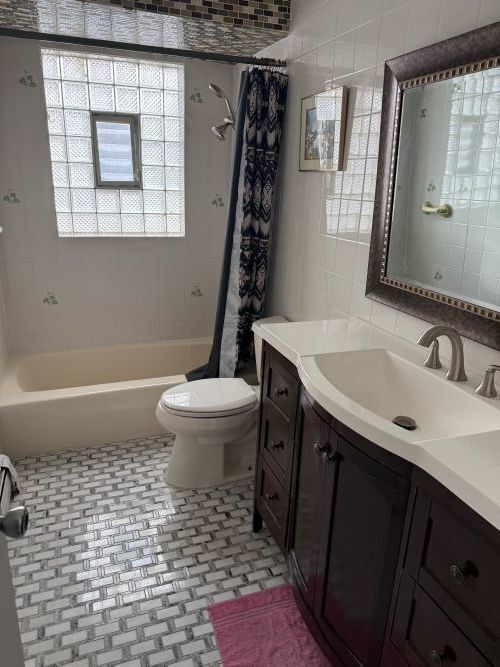 Foto del edificio - 7241 N Ridge Blvd