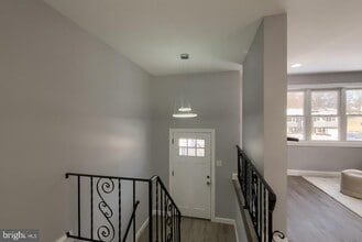 Building Photo - 502 Bloomfield Dr