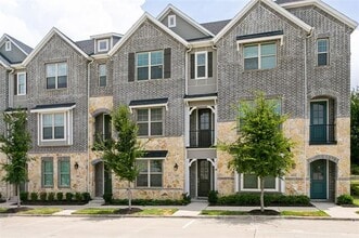 Building Photo - 4488 N River Walk Dr
