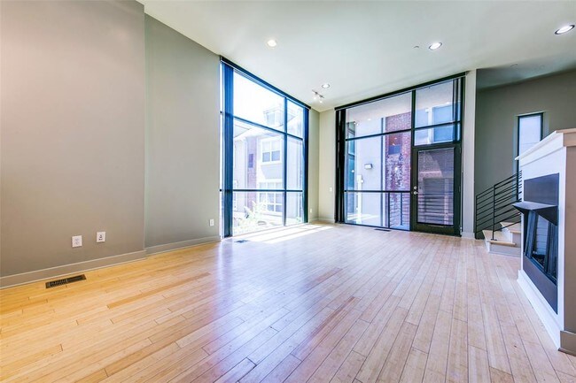 Foto del edificio - 3200 Thomas Ave