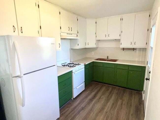 Building Photo - Beautiful Rental Home – Prime Location & Move-In Ready!