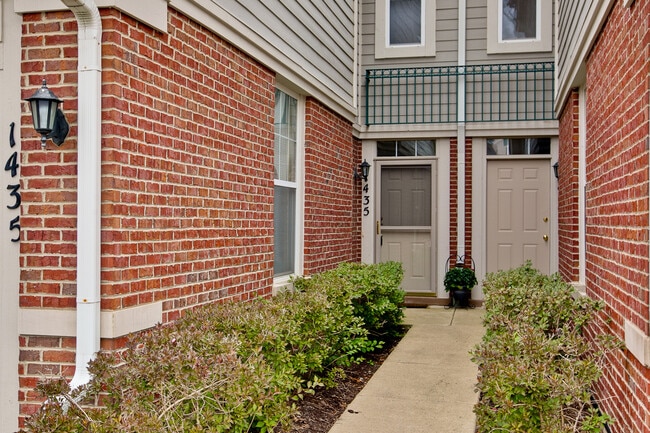 Foto del edificio - 1435 N Pinehurst Dr