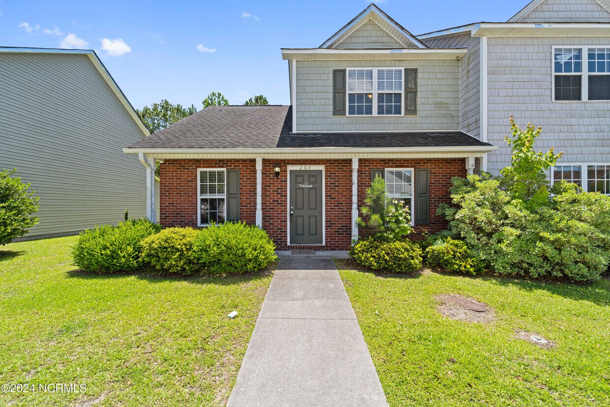 Foto principal - 206 Streamwood Dr