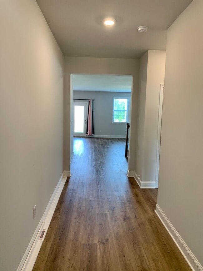 Foto del edificio - 600 Cunninghame Ct