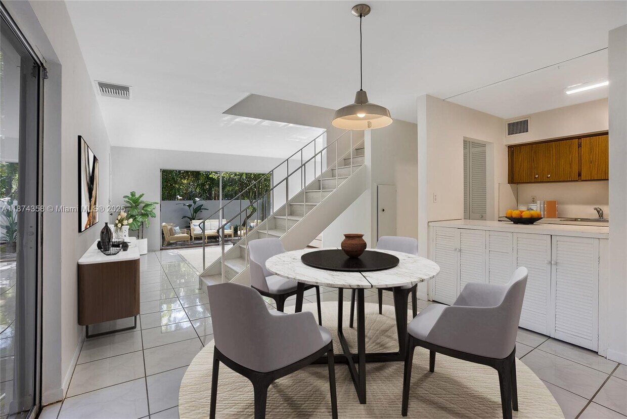 Foto principal - 3517 Loquat Ave