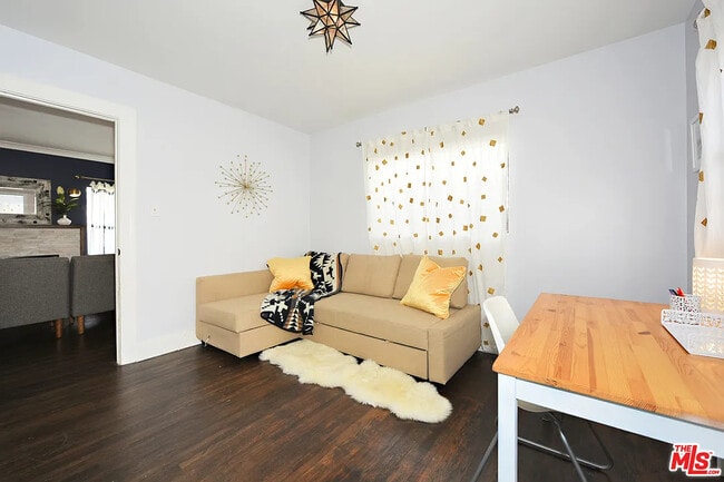 Foto del edificio - 3844 Goldwyn Terrace