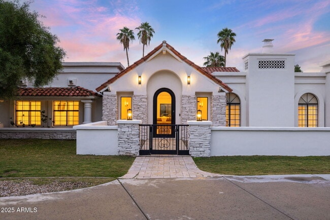 Building Photo - 10111 E Cholla St