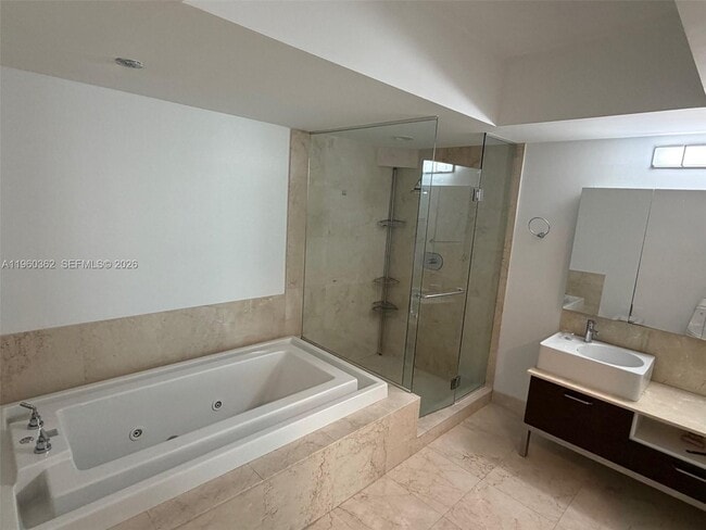 Building Photo - 218 SE 14th St