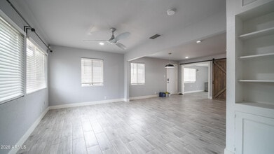 Building Photo - 717 E Palmaire Ave