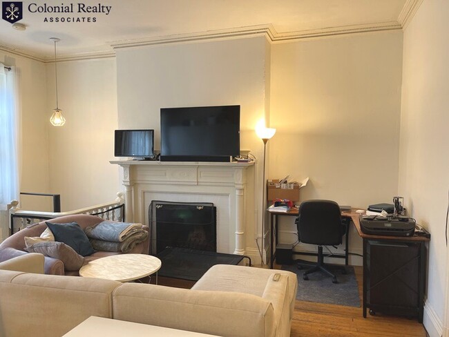 Building Photo - 509 Beacon St