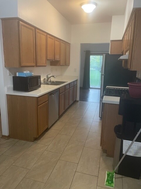 Building Photo - 962 Sheridan Cir