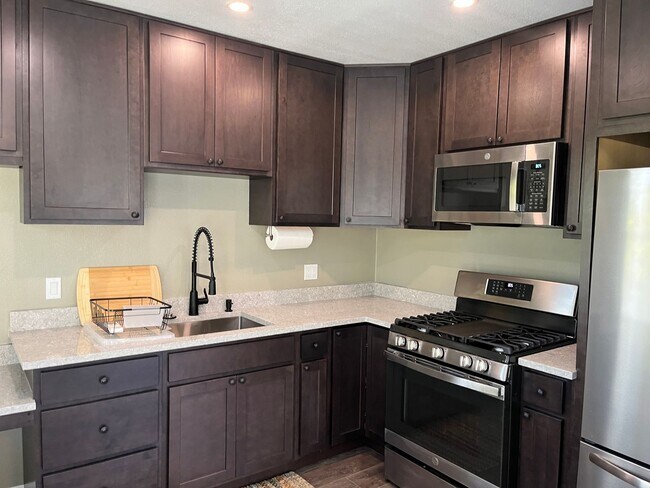 Foto del edificio - Brand New and Beautiful studio apartment i...