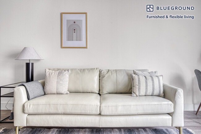 Foto del edificio - 2260 W El Camino Real