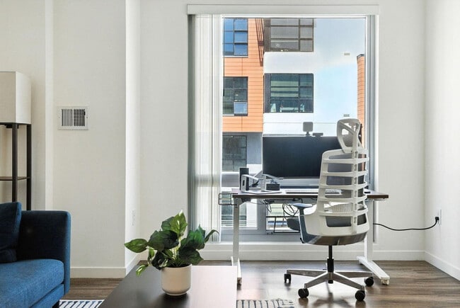 Building Photo - 1201 4th St