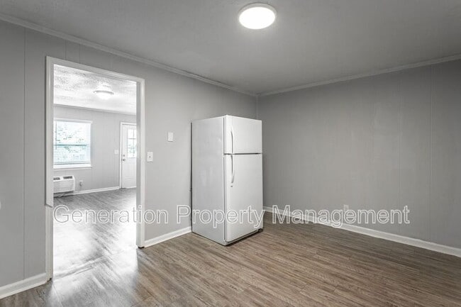 Photo - 112 Van Cleve St Apartment