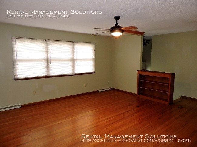 Building Photo - 340 NE Edgewood Dr