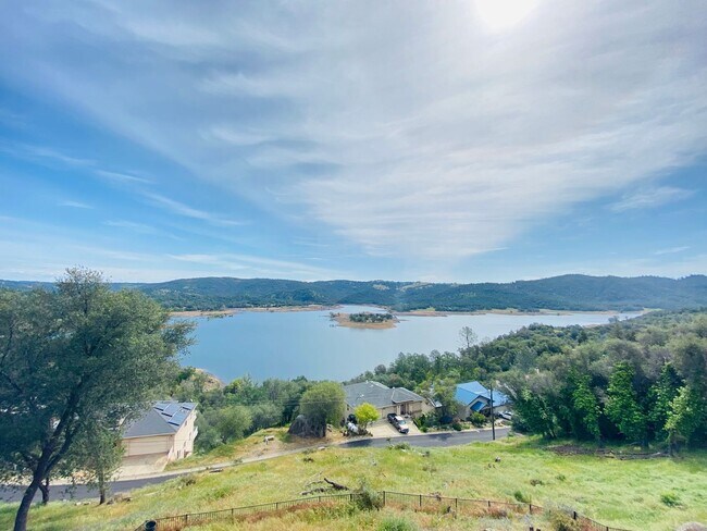 Foto del edificio - Spectacular View of Folsom Lake