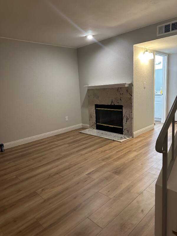 Building Photo - 2600 Brookside Dr