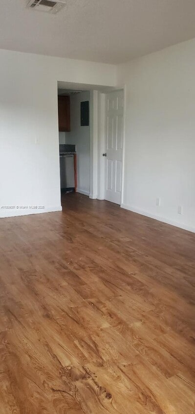 Foto principal - 4103 Riverside Dr