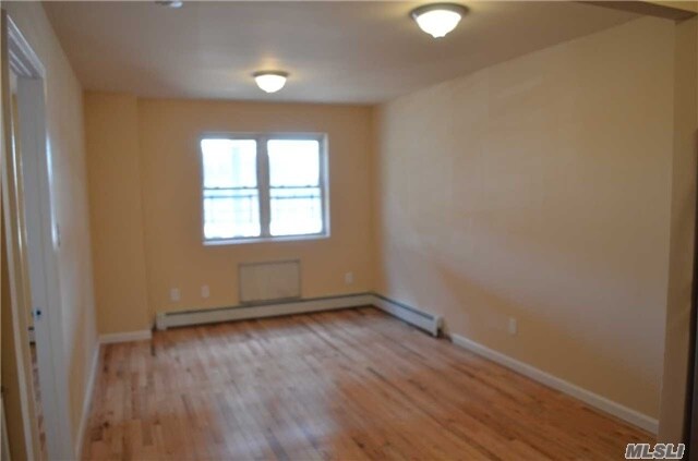 Foto principal - 637 Livonia Ave