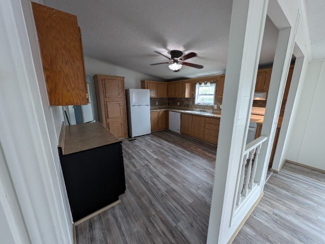 Building Photo - 150 Private Rd 3058